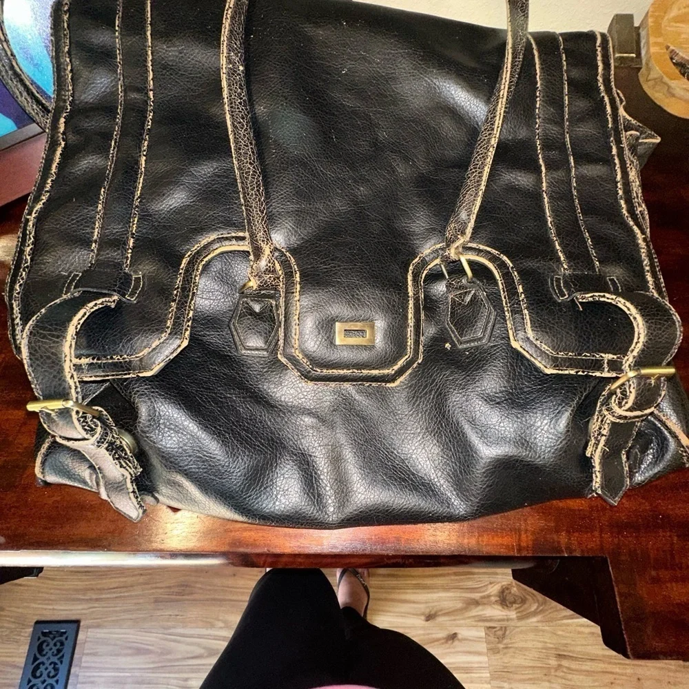 FINA FIRENZE TRAVEL DISTRESSED LEATHER MESSENGER BAG MANY POKETS .